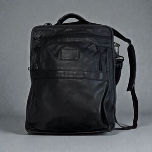 Vintage TUMI Black Leather Vertical Laptop Brief Messenger Bag Shoulder Strap